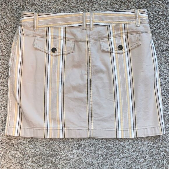 Ann Taylor Loft Petites mini skirt size 6P - Picture 2 of 8